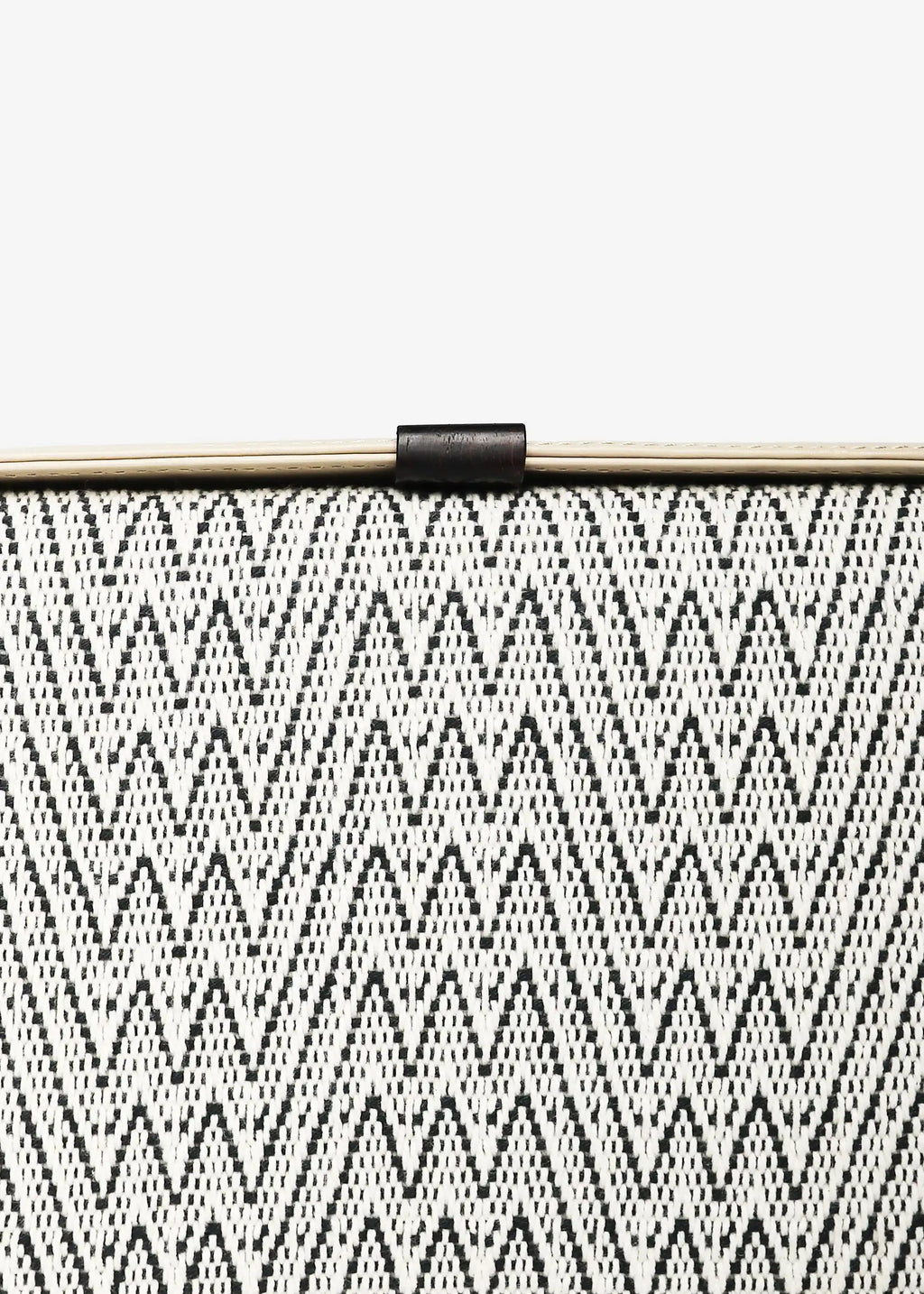 Close-up of Peak Mountain Snow handwoven cotton weave on Zürich crossbody bag