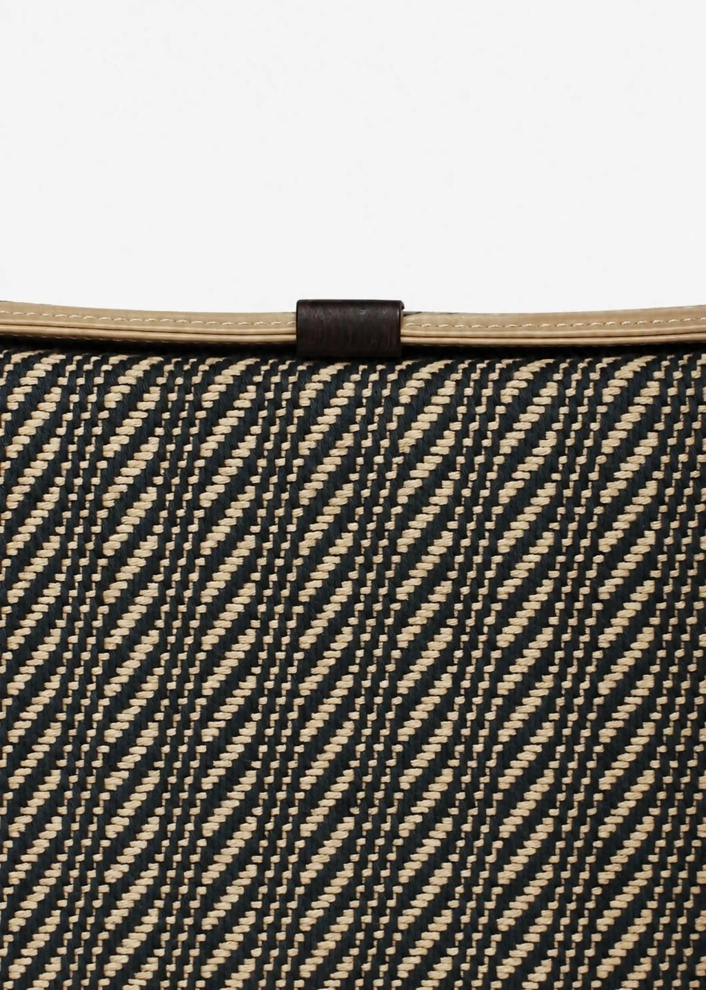 Close-up of Twist Dusk handwoven cotton weave on Zürich crossbody bag